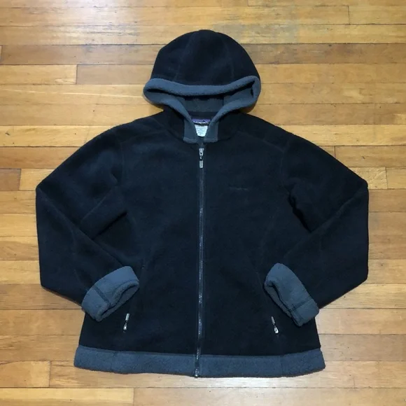 Patagonia Women’s Synchilla Arctic Fleece Jacket in Black & Grey, size Large - Picture 16 of 16